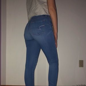 american eagle blue jeans!